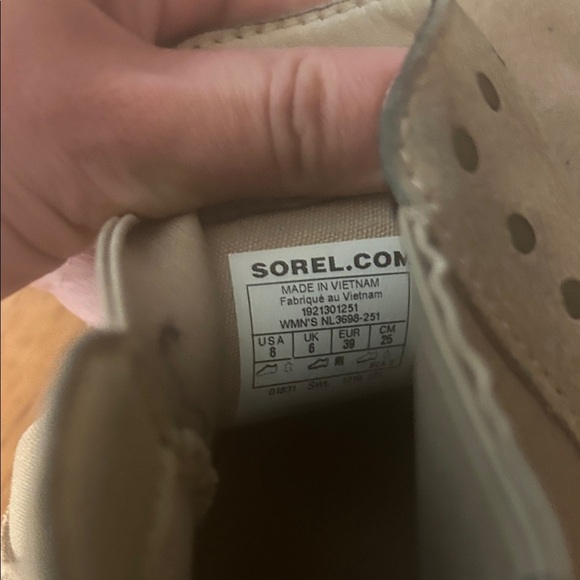 Sorel Light Brown Boots - Picture 4 of 6